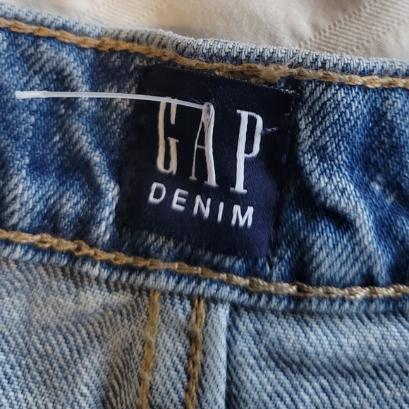Gap Denim Shorts - Picture 3 of 4